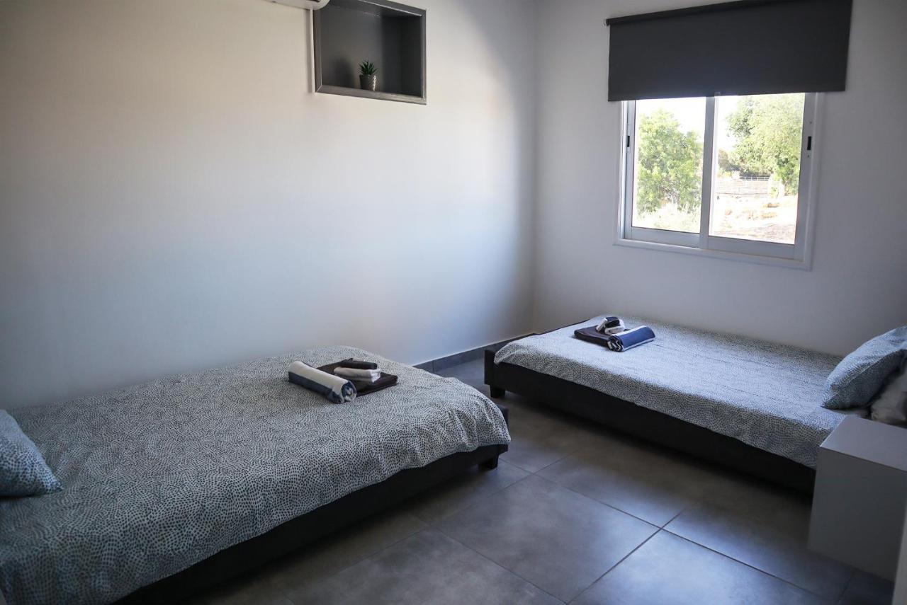 Alex'S Vacation Suite - 100M From The Beach - 6 Guests Paphos Luaran gambar
