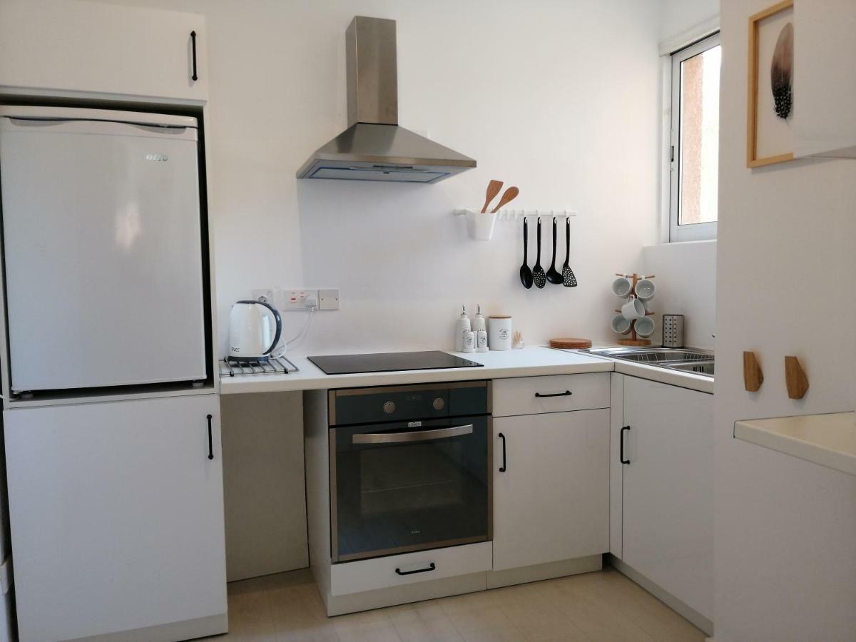 Alex'S Vacation Suite - 100M From The Beach - 6 Guests Paphos Luaran gambar